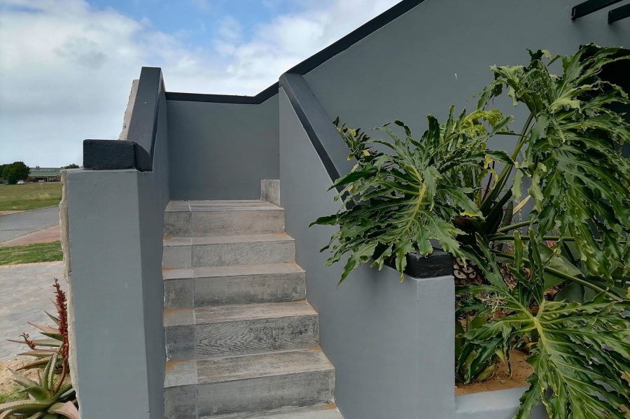 5 Bedroom Property for Sale in Stilbaai Wes Western Cape